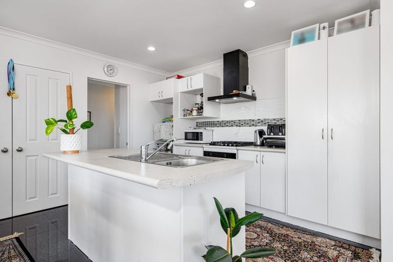 Photo of property in 22 Mili Way, Ranui, Auckland, 0612