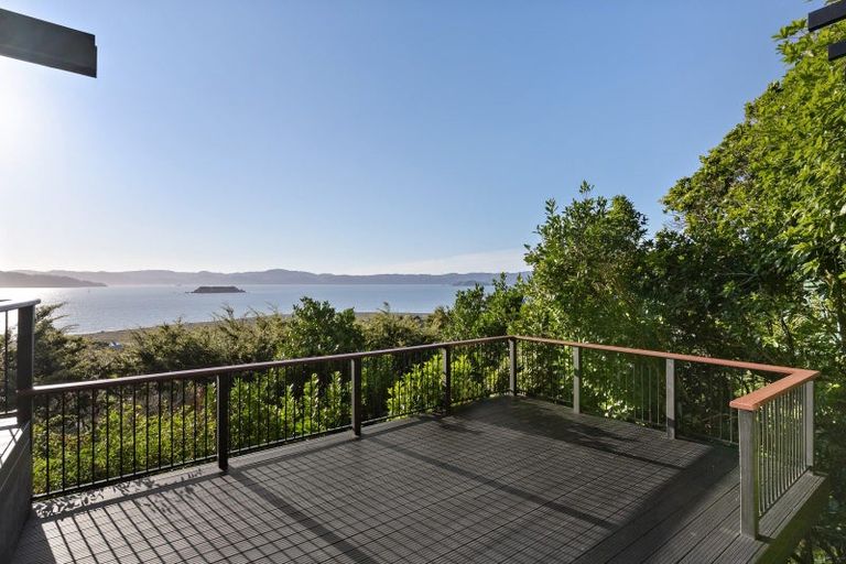 Photo of property in 11 Karaka Street, Eastbourne, Lower Hutt, 5013