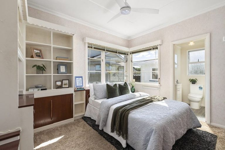Photo of property in 18 Kent Street, Carterton, 5713