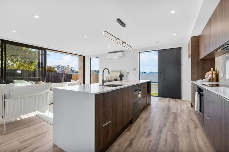 Photo of property in 49a Browns Road, St Albans, Christchurch, 8014