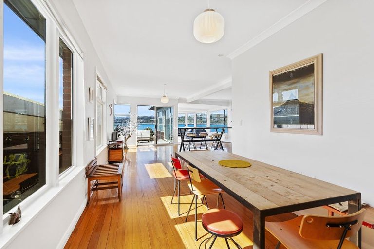 Photo of property in 273 Queens Drive, Lyall Bay, Wellington, 6022