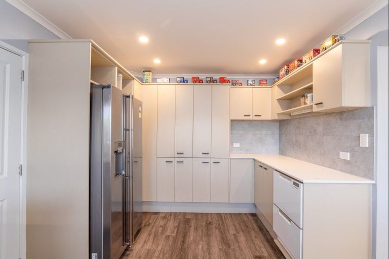 Photo of property in 100a Aorangi Road, Bryndwr, Christchurch, 8053