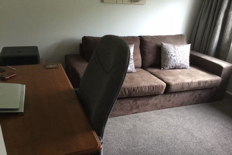 Photo of property in 118 Lakeside Drive, Orewa, 0931