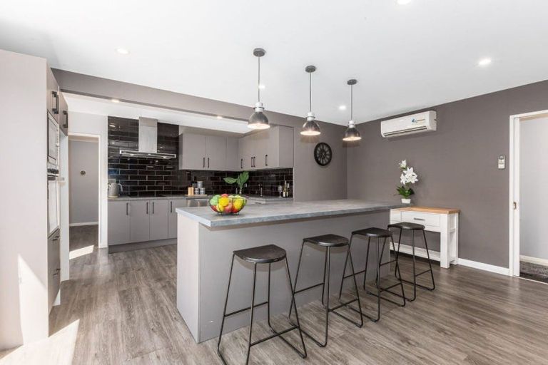 Photo of property in 4 Oxford Crescent, Ebdentown, Upper Hutt, 5018