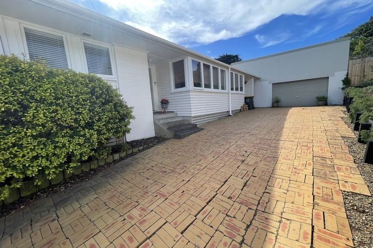 Photo of property in 8 Miro Place, Waiuku, 2123