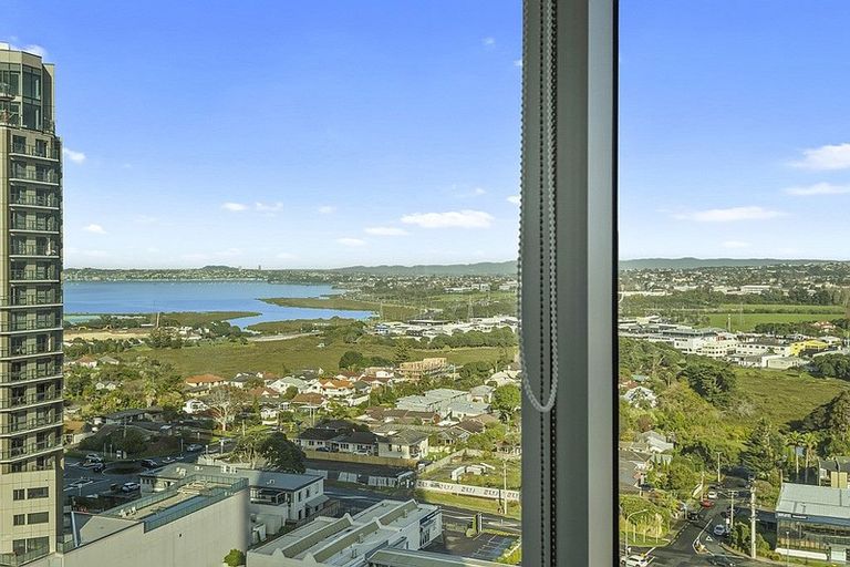 Photo of property in Sentinel Apartments, 1403/3 Northcroft Street, Takapuna, Auckland, 0622