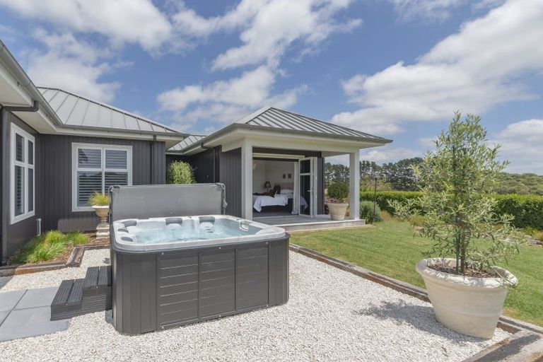 Photo of property in 90 Bushlake Way, Kingseat, Papakura, 2580