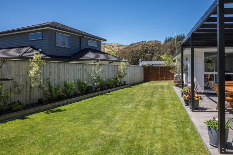 Photo of property in 35 Banks Boulevard, Whitby, Porirua, 5024