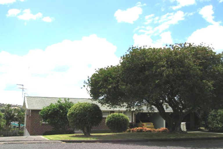 Photo of property in 3/35 Rangitoto Terrace, Milford, Auckland, 0620