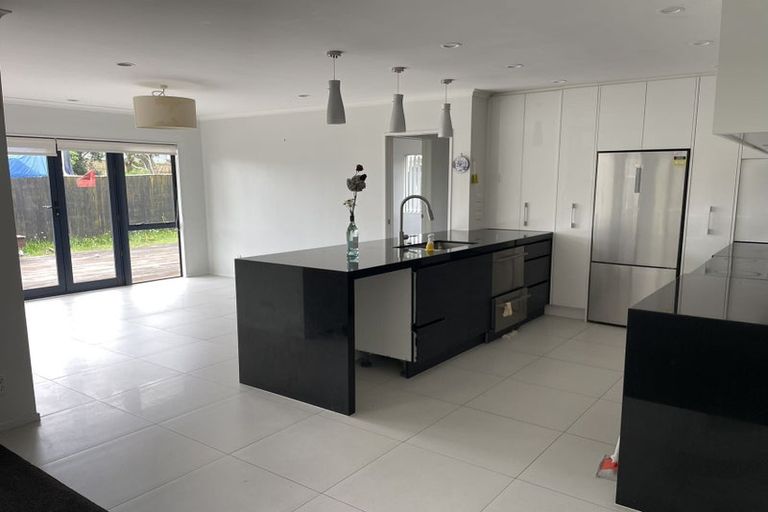 Photo of property in 445 Old Te Atatu Road, Te Atatu Peninsula, Auckland, 0610