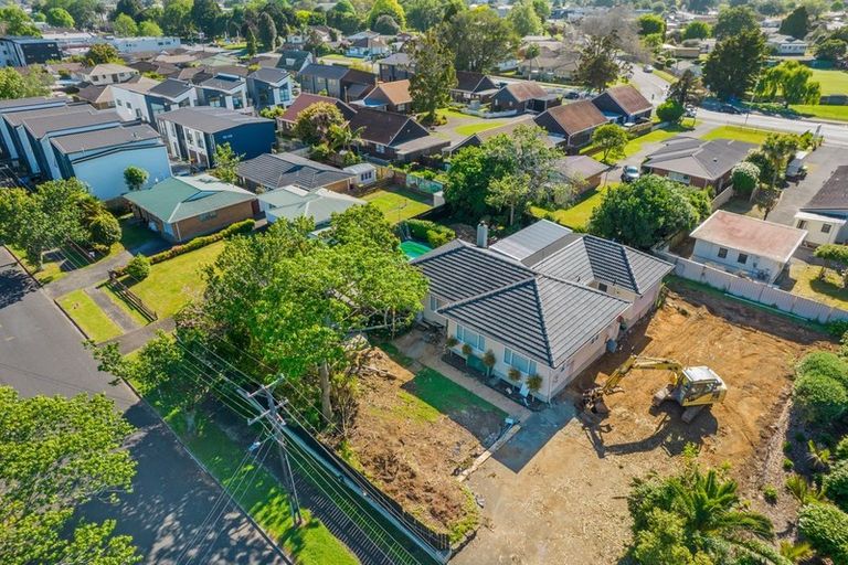 Photo of property in 341 Great South Road, Papakura, 2110