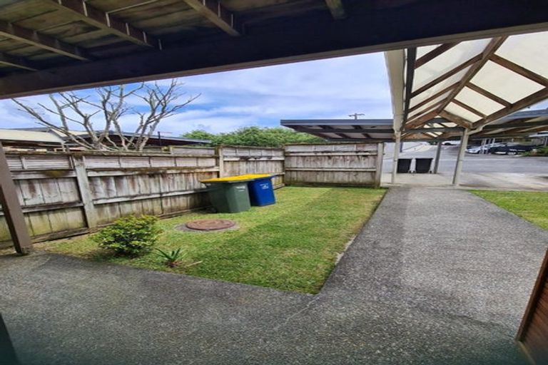Photo of property in 15/94 Glengarry Road, Glen Eden, Auckland, 0602