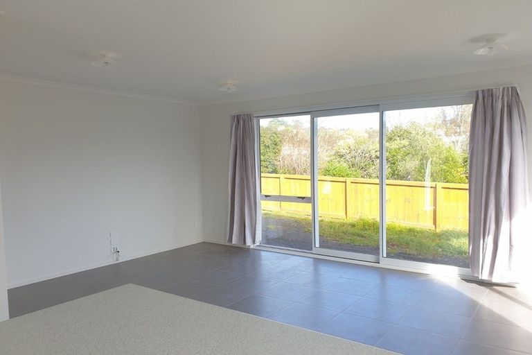 Photo of property in 93a Awaroa Road, Sunnyvale, Auckland, 0612