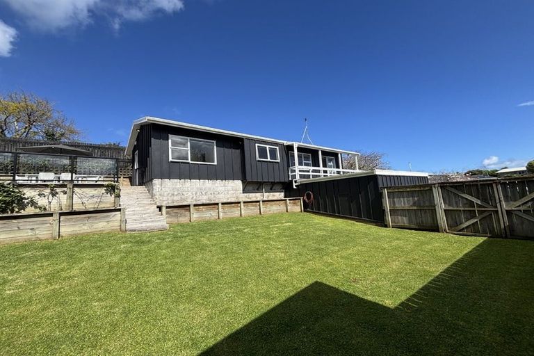 Photo of property in 16 Camellia Avenue, Bell Block, New Plymouth, 4312