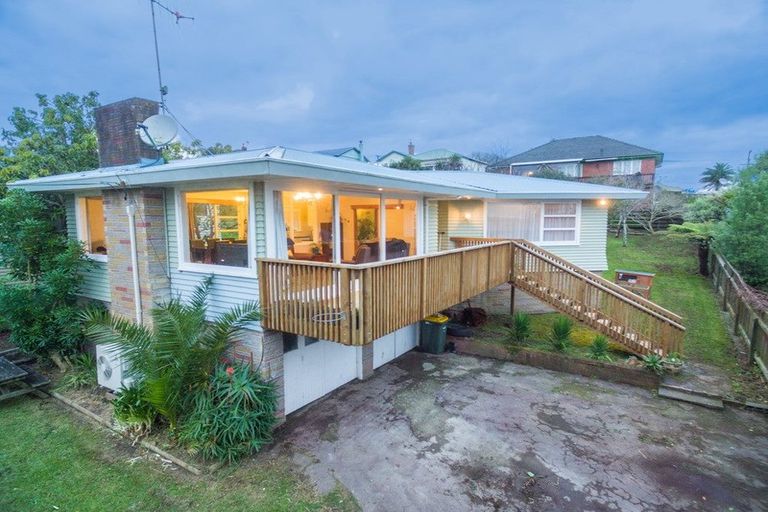 Photo of property in 9 Rimu Street, Helensville, 0800