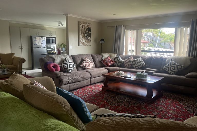 Photo of property in 12 Exotic Place, Massey, Auckland, 0614