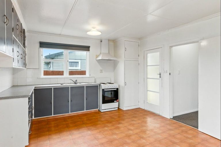 Photo of property in 2 Collingwood Street, Levin, 5510