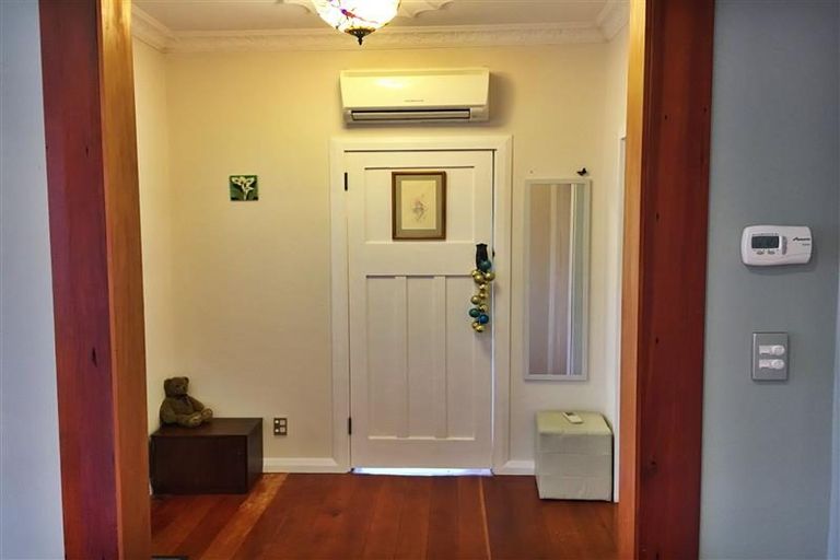 Photo of property in 44 Birdwood Road, Waterloo, Lower Hutt, 5011