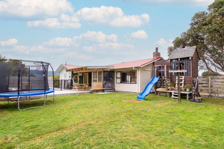 Photo of property in 89 Martin Road, Paraparaumu Beach, Paraparaumu, 5032