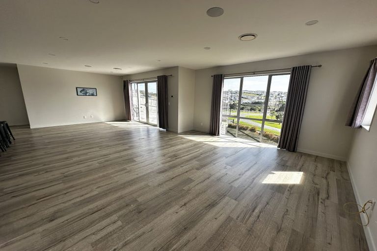 Photo of property in 21 Maka Terrace, Orewa, 0931