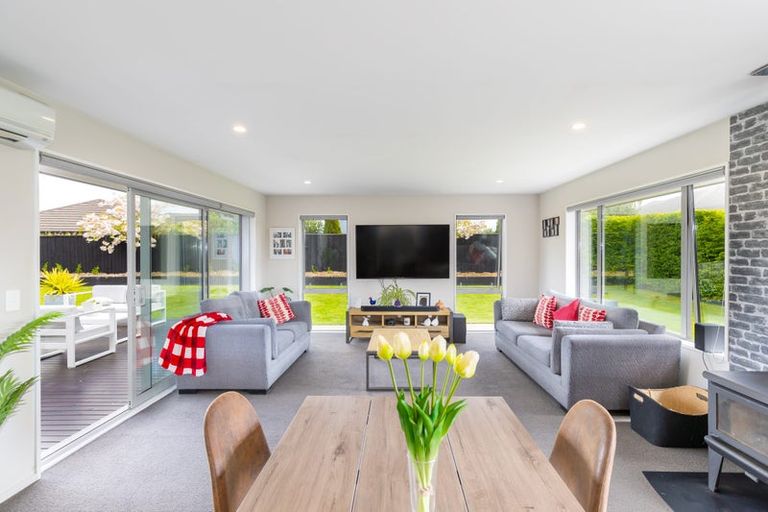 Photo of property in 13 Loeb Place, Rolleston, 7614