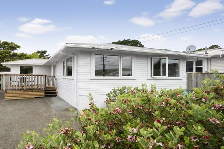 Photo of property in 14 Beazley Avenue, Paparangi, Wellington, 6037