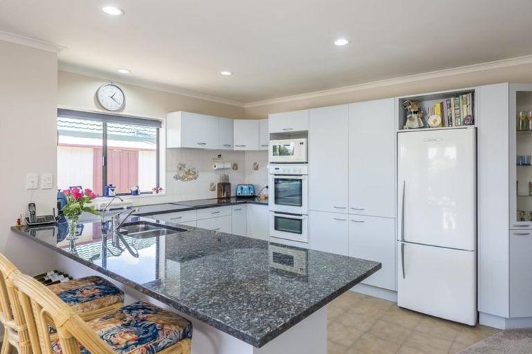 Photo of property in 39 Murray Court, Paraparaumu Beach, Paraparaumu, 5032