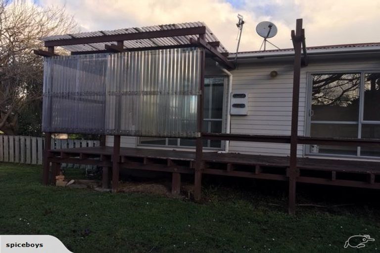 Photo of property in 24 Justin Place, Te Atatu Peninsula, Auckland, 0610