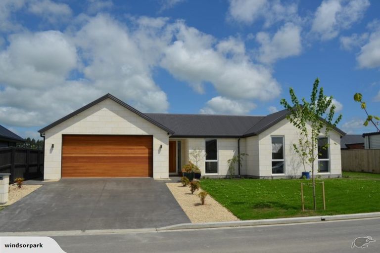 Photo of property in 4 Pembrook Close, Rangiora, 7400