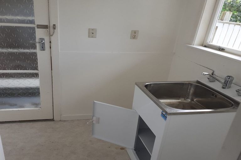 Photo of property in 54 Chippendale Crescent, Birkdale, Auckland, 0626