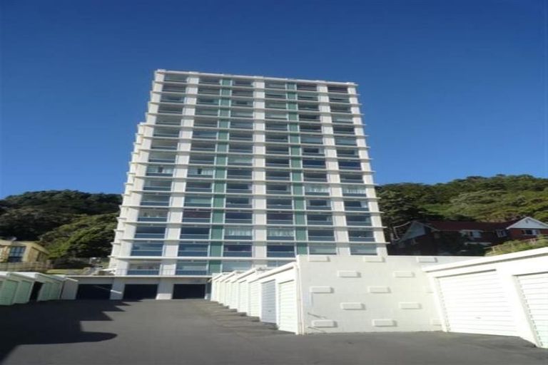 Photo of property in Jerningham Apartments, 20 Oriental Terrace, Oriental Bay, Wellington, 6011