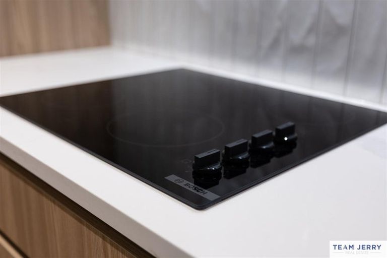 Photo of property in 13 Kuaha Road, Massey, Auckland, 0614