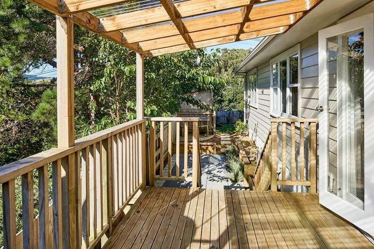 Photo of property in 22 Angell Street, Johnsonville, Wellington, 6037