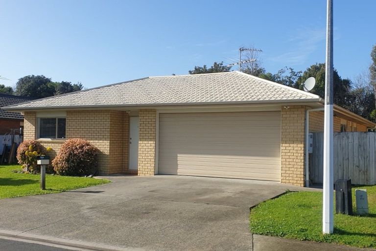 Photo of property in 8 Neesons Way, Glendene, Auckland, 0602