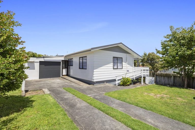 Photo of property in 8 Tahurangi Place, Spotswood, New Plymouth, 4310