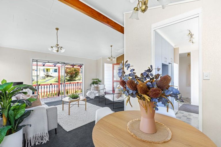 Photo of property in 35 Fairway Avenue, Red Beach, 0932