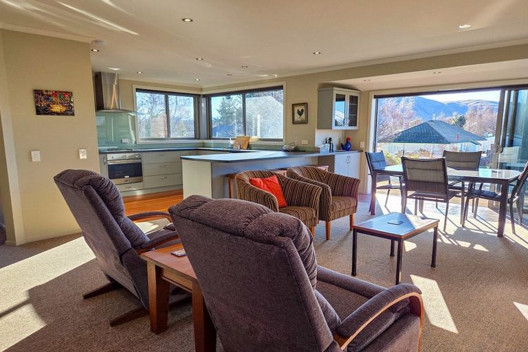 Photo of property in 35 Aorangi Crescent, Lake Tekapo, 7999