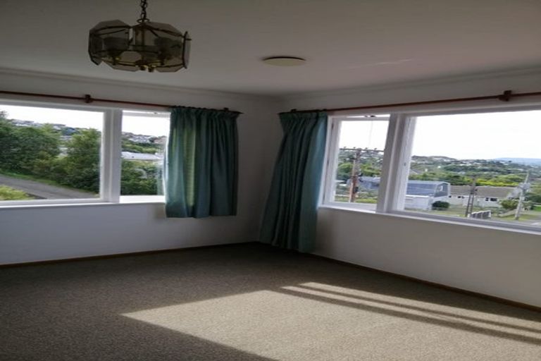 Photo of property in 32 Arapiko Street, Johnsonville, Wellington, 6037