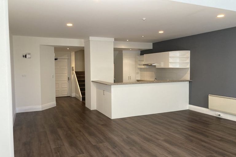 Photo of property in Whitmore Apartments, 1c/7 Stout Street, Wellington Central, Wellington, 6011