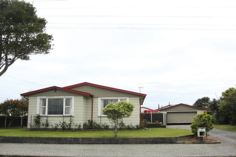 Photo of property in 31 Pakington Street, Westport, 7825