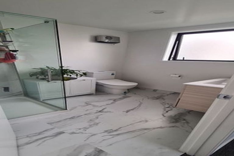 Photo of property in 10/41 Kervil Avenue, Te Atatu Peninsula, Auckland, 0610