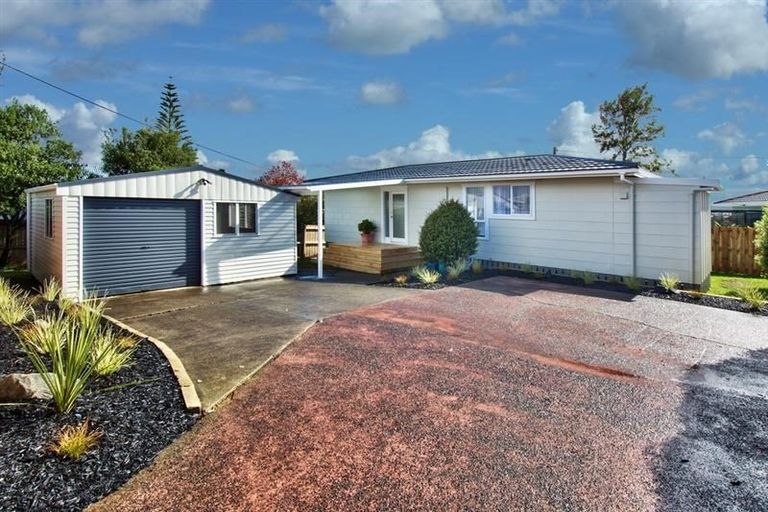 Photo of property in 181 Waimumu Road, Massey, Auckland, 0614
