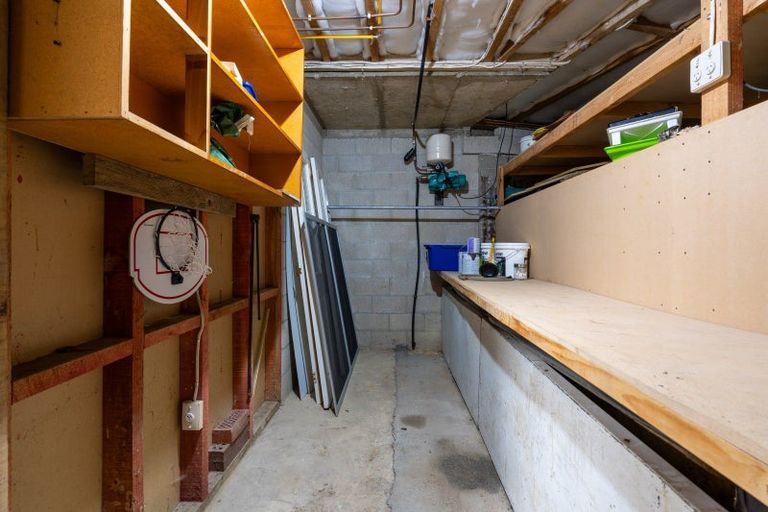 Photo of property in 10 Kilgour Street, Waihola, Milton, 9073