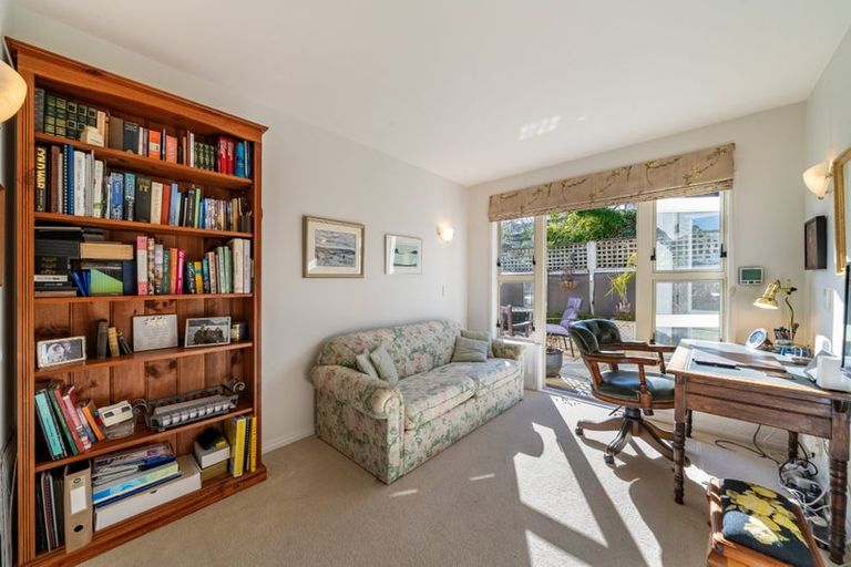 Photo of property in 1 Oakmont, Heretaunga, Upper Hutt, 5018