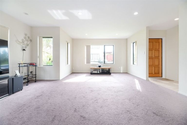 Photo of property in 10 Whitbourne Heights, Manurewa, Auckland, 2105