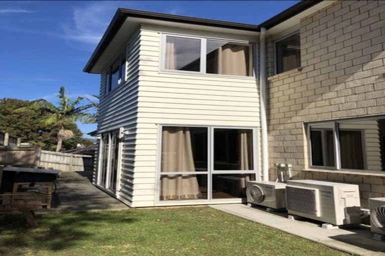 Photo of property in 41 Nimstedt Avenue, Oteha, Auckland, 0632