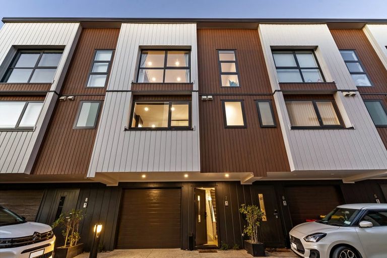 Photo of property in 7/16 Williamson Avenue, Belmont, Auckland, 0622