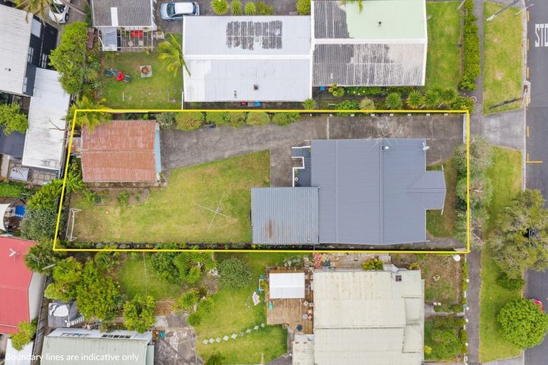 Photo of property in 19 Brook Street, Milford, Auckland, 0620
