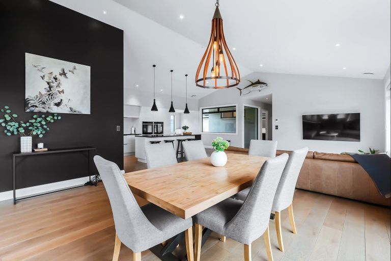 Photo of property in 10 Brighton Grove, Newstead, Hamilton, 3286
