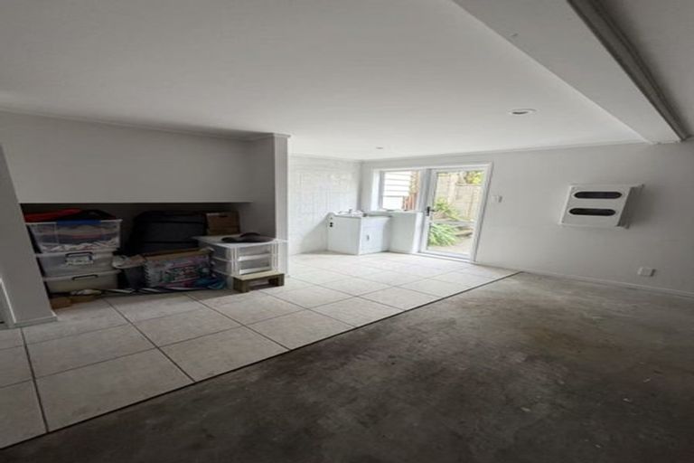 Photo of property in 124 Pemberton Avenue, Bayview, Auckland, 0629